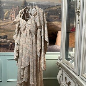 (M) VTG Gold Label Victoria's Secret Beige Paisley Floral Nightgown and Robe